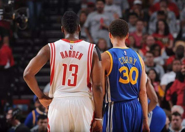 罗马诺社媒晒与巴斯托尼合影：8000万欧，世界身价并列最高后卫.