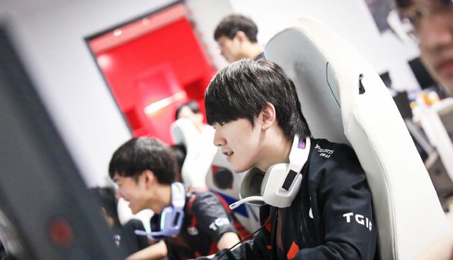 换策略下依 换策略下依